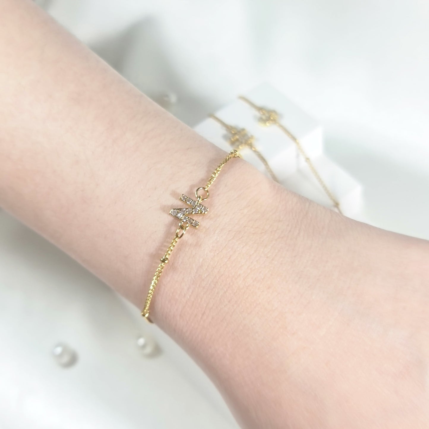 'Avyanna' - 18K Gold Letter Bracelet