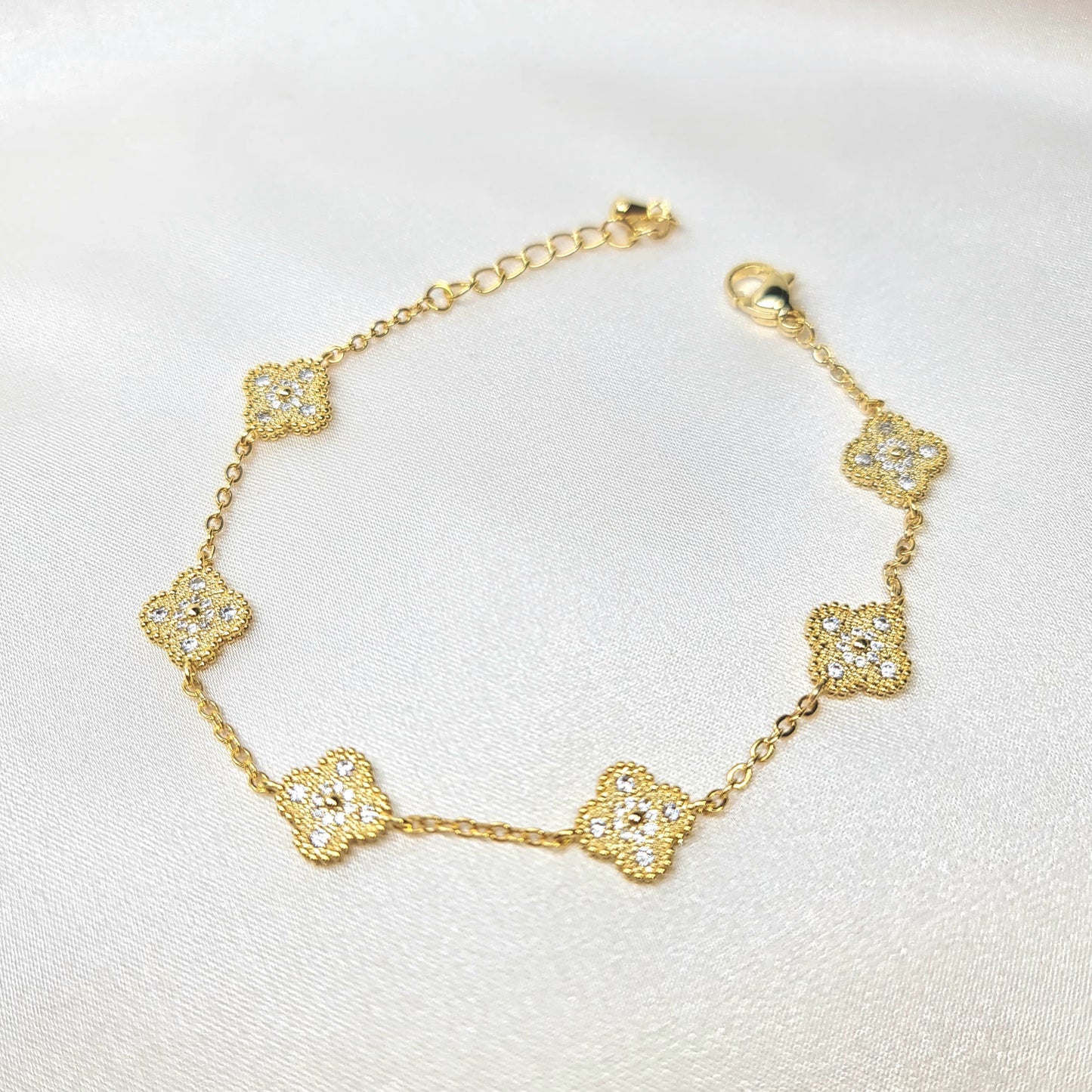 'Iris' - Zircon Clover Bracelet