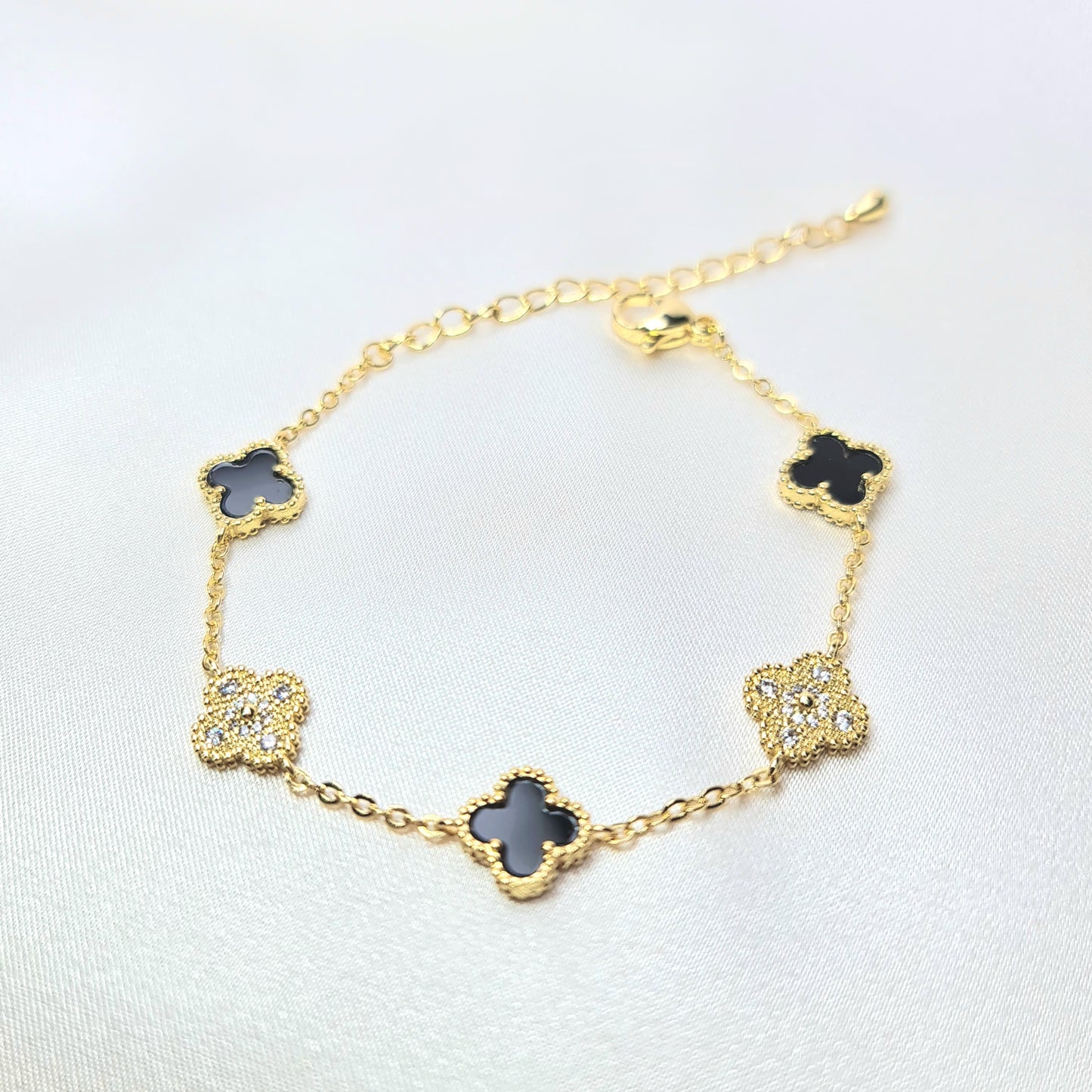 'Iris' - Zircon Clover Bracelet