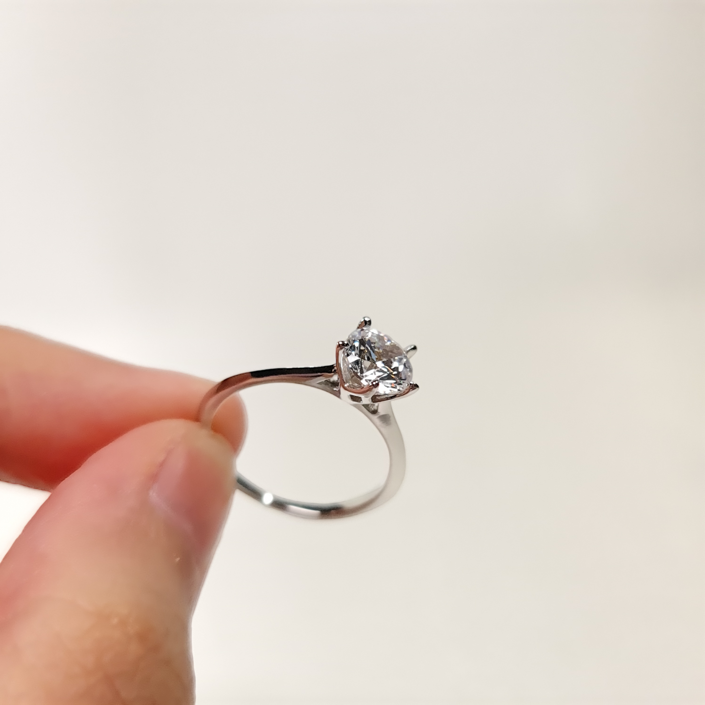 'Rania' - Elegant Round Cut Zirconia Solitaire