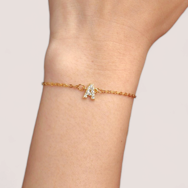 'Avyanna' - 18K Gold Letter Bracelet