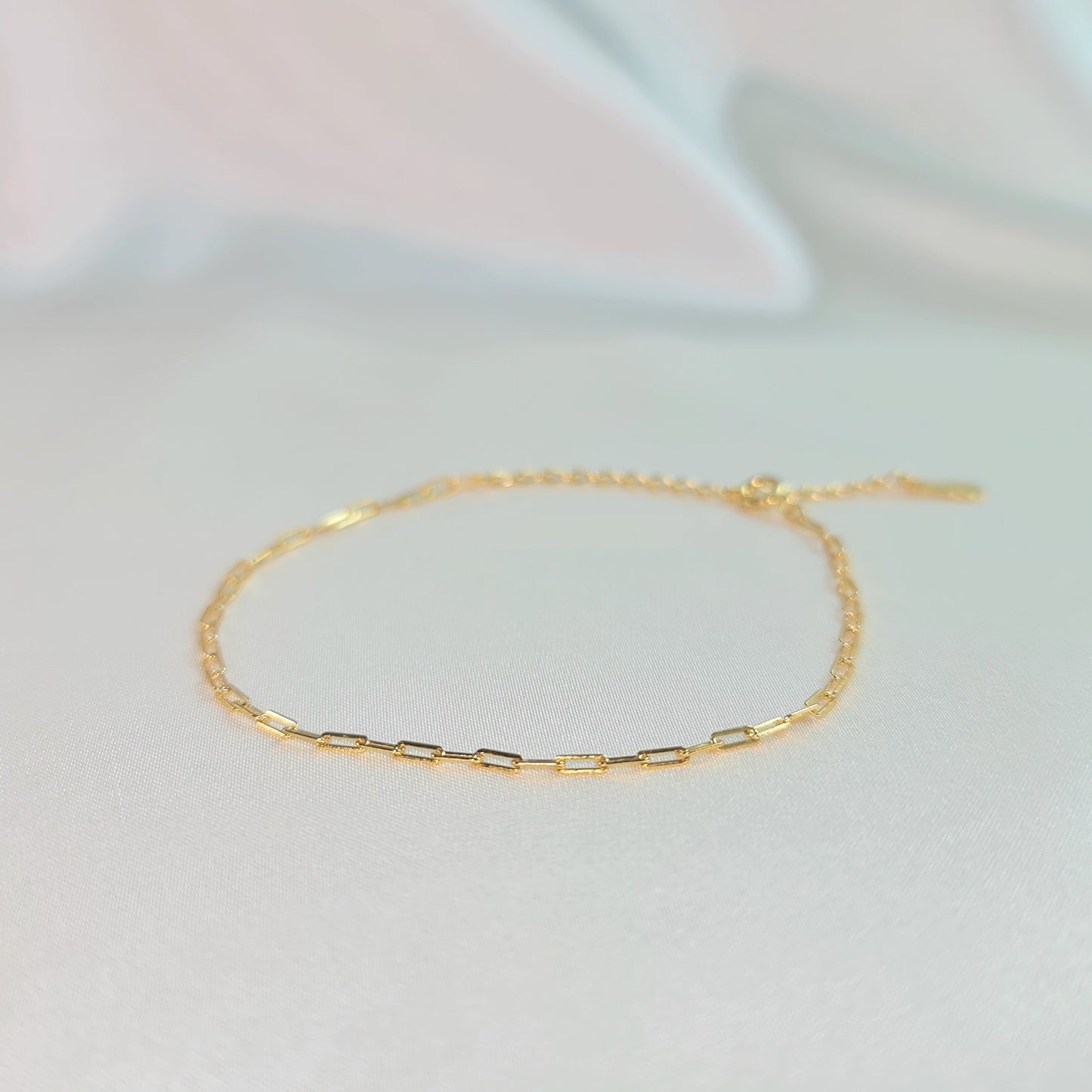 'Théa' - Dainty Paperclip Chain Bracelet